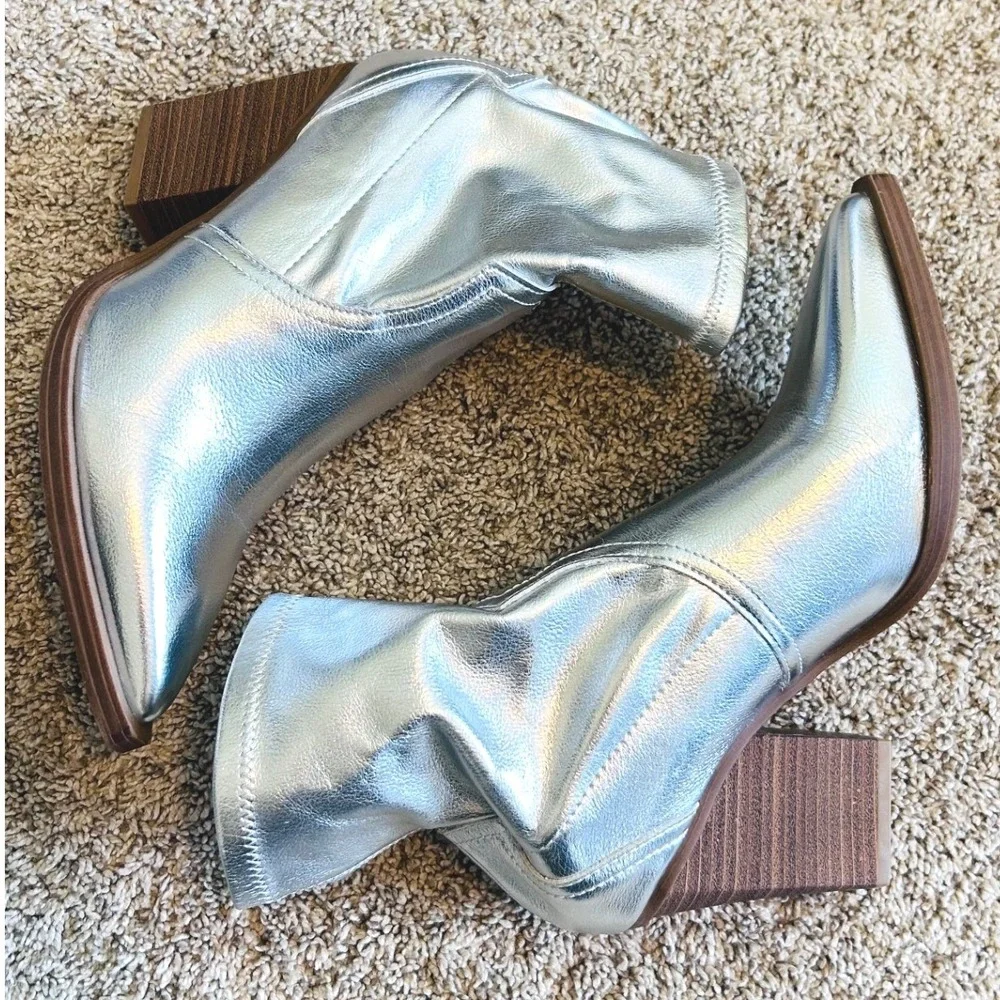 MIA Silver Metallic Pointed Toe Ankle Boots Western Block Heel Size 7.5
